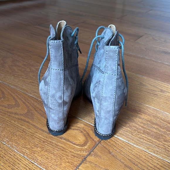 Trask Women’s Lia Suede Lace Up Wedge Ankle Booties - Picture 4 of 9